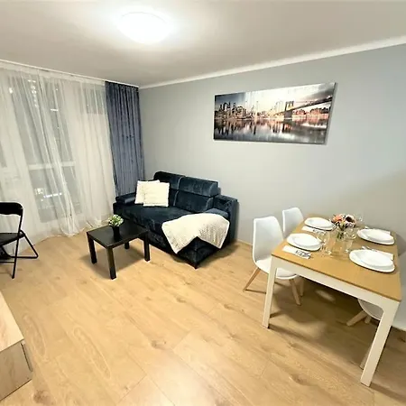 Exclusive 3br! In City Center +netflix! דירה ורשה