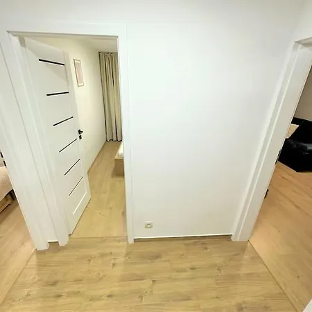 Exclusive 3br! In City Center +netflix! ורשה