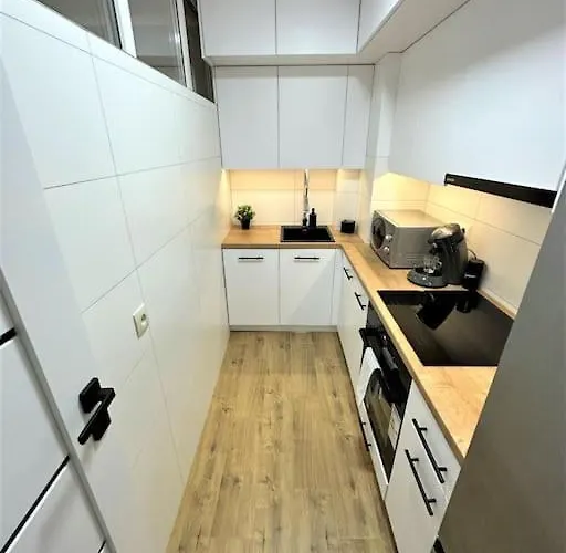 Exclusive 3br! In City Center +netflix! * Varsó