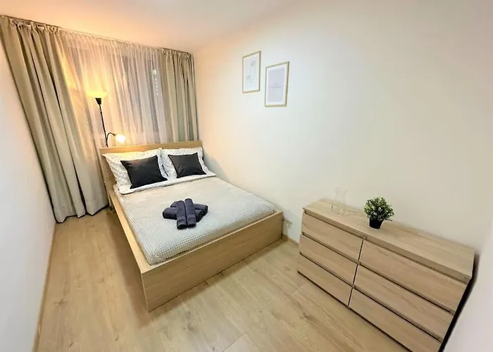 Exclusive 3br! In City Center +netflix! Varsó