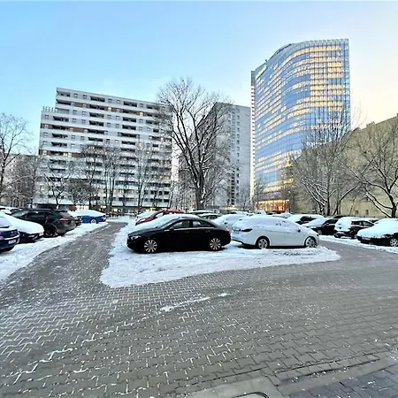 Exclusive 3br! In City Center +netflix! Apartment *