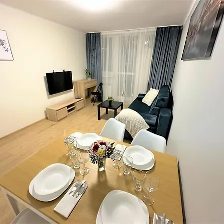 Exclusive 3br! In City Center +netflix! Apartamento Varsovia