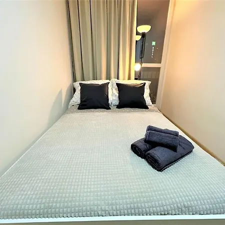 Exclusive 3br! In City Center +netflix! Warsaw