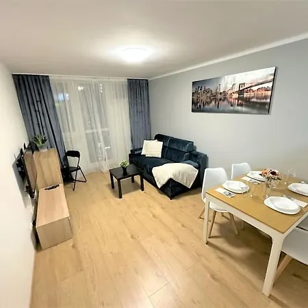 Exclusive 3br! In City Center +netflix! Warsaw